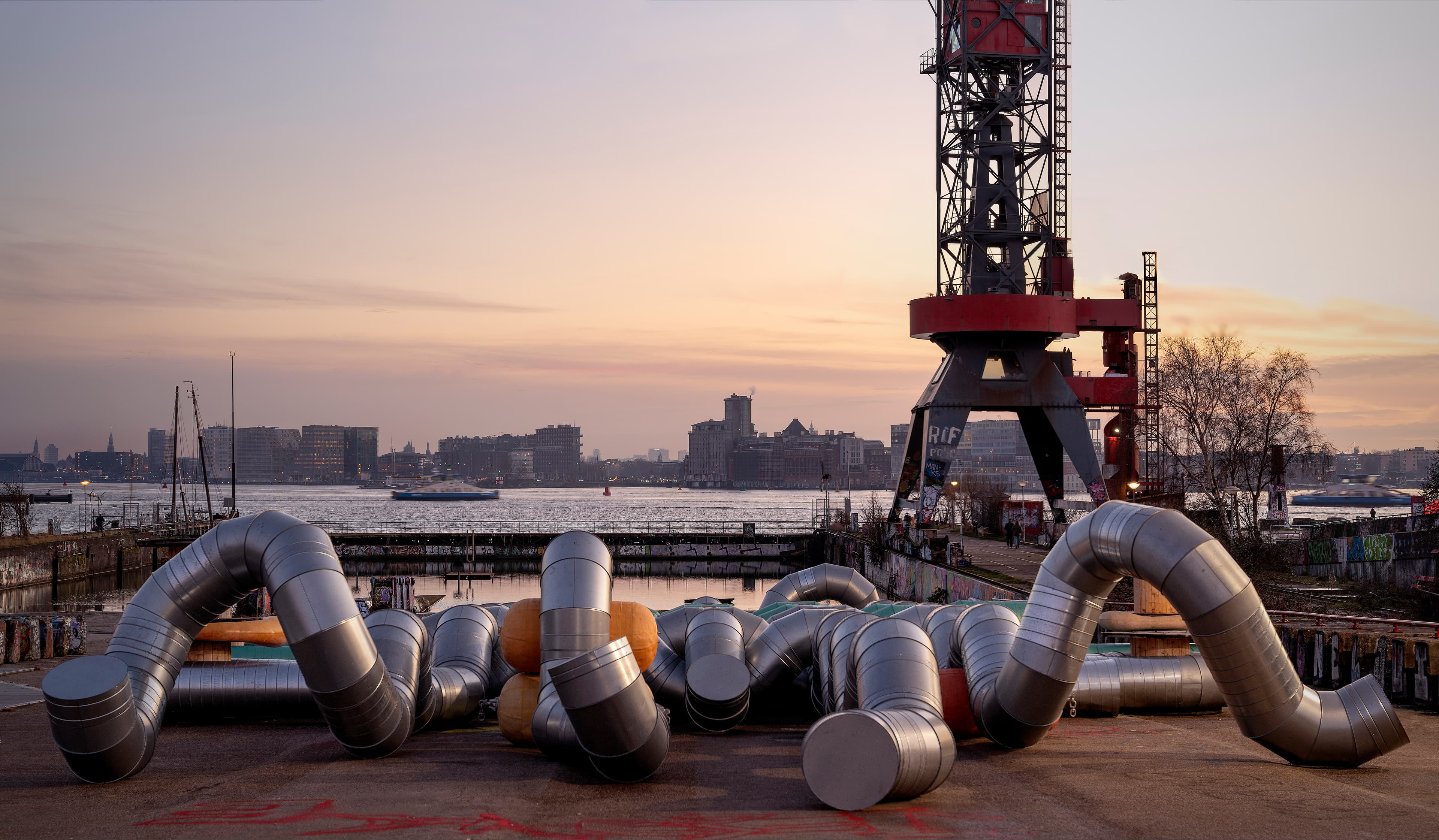 Slackwater by Holly Hendry op de NDSM-werf